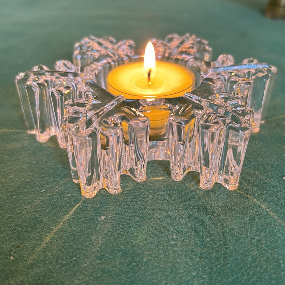 Partylite Snowflake tea light holder